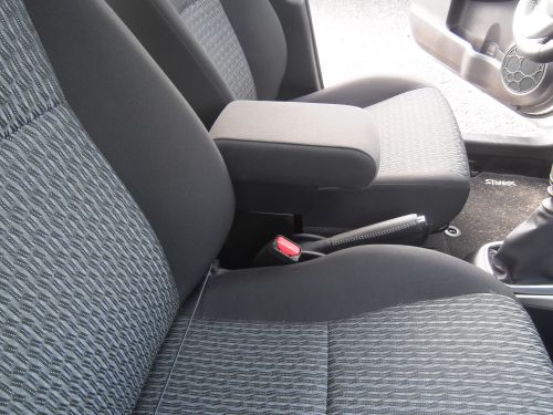 Armlehne Mittelarmlehne Toyota Yaris + Yaris Hybrid 2012-2014