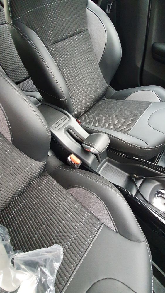 Peugeot 2008 (2013-2019) Armrest - Comfort and Style Enhancement